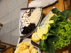 -毛辣果·贵州红酸汤牛肉火锅(西单店)