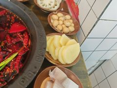 -黄潇洒老火锅(九眼桥宏济巷店)