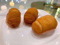 金牌榴莲酥-唐宫海鲜舫