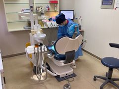 -瑞尔齿科(南京东路名人诊所)