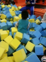 -六月巴士童乐园(抚顺罕王商场店)