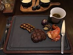 -恰餐厅及酒吧 CHAR Bar & Grill (北京丽都皇冠假日店)