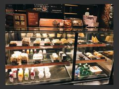 面包甜点陈列柜-星巴克(苏州西蒙店)