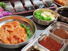 -围炉肉舍•炭烤活鳗•丹东海鲜烤肉(步行街店)