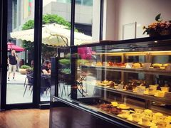 面包甜点陈列柜-PETIT PARIS 小巴黎(花园道店)