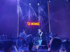 -TZ House音乐现场(来福士中心店)