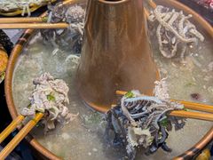 -洞庭洲·防空洞火锅·铜锅涮肉·烧烤(新百广场店)