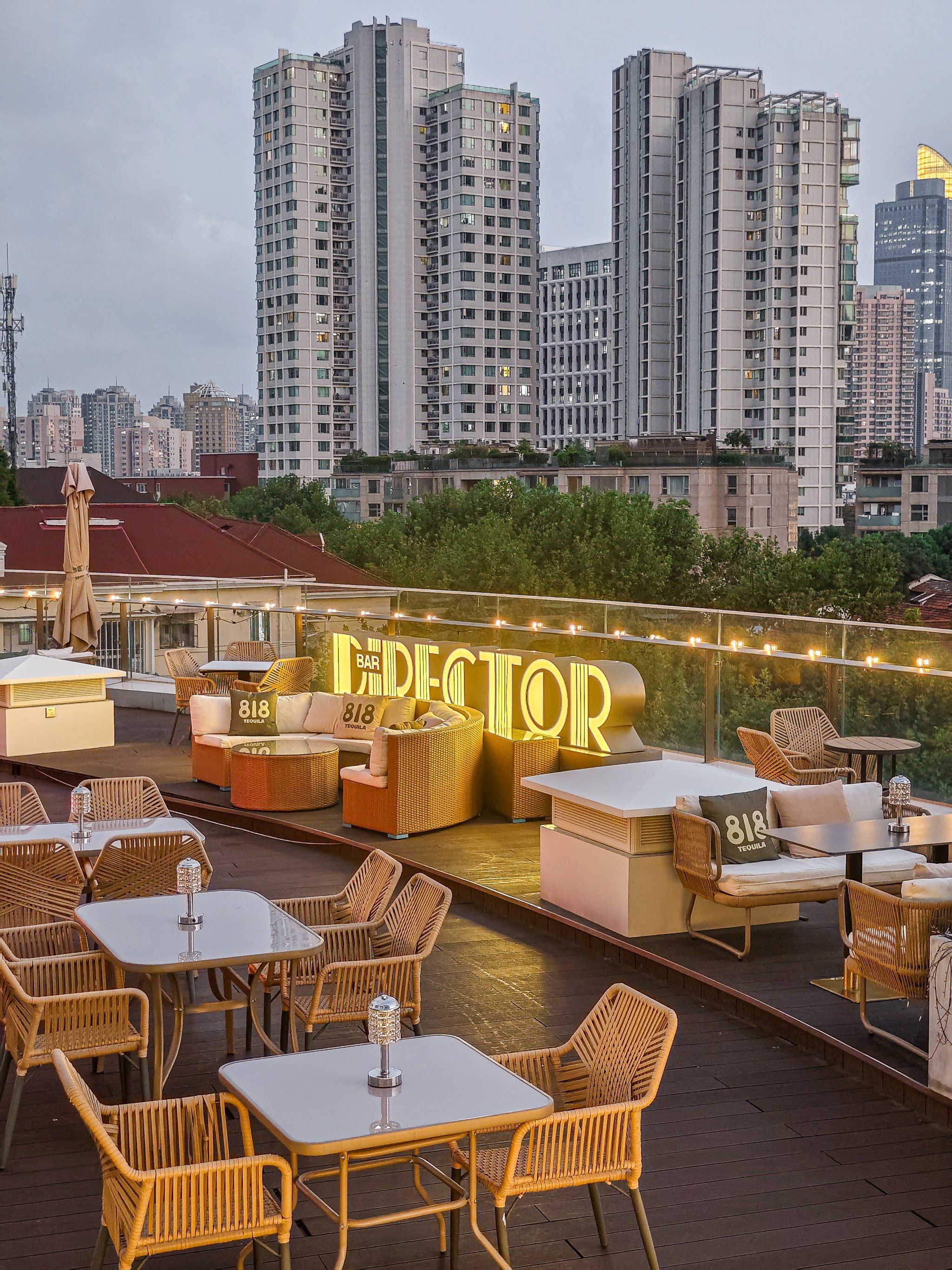 🌆 露台酒吧,城市的空中花园