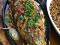 铁板臭鳜鱼-自游人·美食一楼·地道徽菜(三十年名店)
