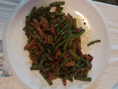 -红栌温泉山庄生态美食餐厅