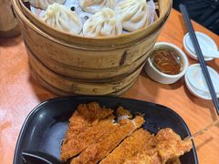 -莱莱小笼·乔艾