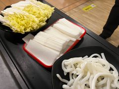 -小志家.鲜牦牛肉牛杂火锅野生菌汤锅