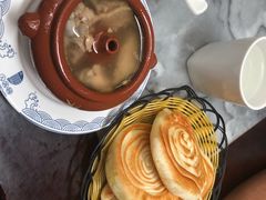 -蔼若春.传承三十年云南菜(金碧公园店)