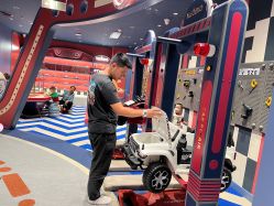 -奈尔宝家庭中心·亲子早教·派对餐厅(北京东坝万达店)