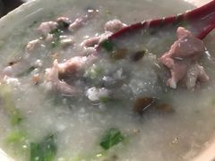 皮蛋瘦肉粥-荣记拉肠(丽江店)