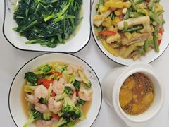 -乐禧母婴全自营月嫂(宝山店)