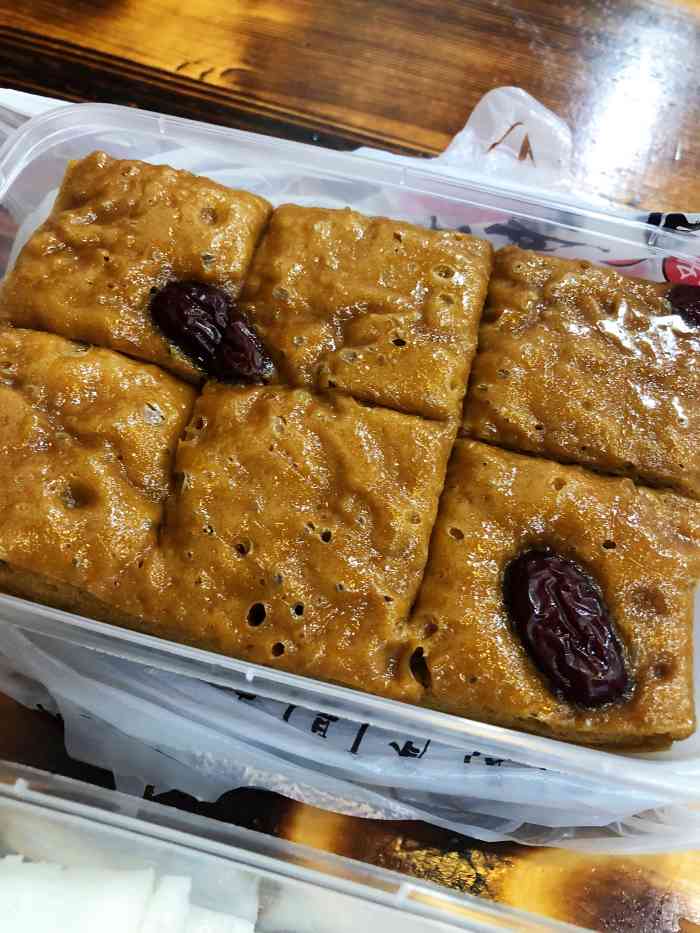 阿婆水塔糕(新亚店)-"新亚负一楼,应该是电梯旁吧,记不清了,只.