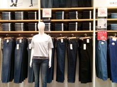 -优衣库(银川新华百货CCMall店)