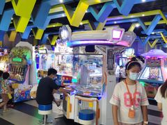-反斗乐园π·电玩·高空拓展·蹦床(龙华天虹店)