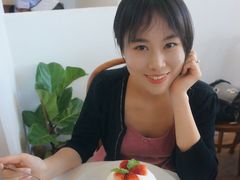 草莓芝士蛋糕雪冰-Cheevit Cheeva(Sirimangkalajarn)
