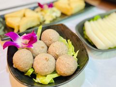 -鲜入围煮花胶鸡海鲜火锅