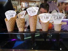-Gelateria Dondoli