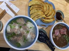 -老新隆牛肉锅贴(新街口店)