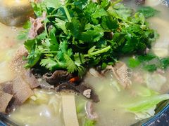 -川流不息·地道川菜·小龙虾(松东路店)