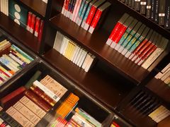 -钟书阁(松江泰晤士小镇店)