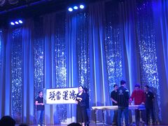 -金东尼人妖秀
