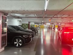 -百联西郊购物中心·停车场