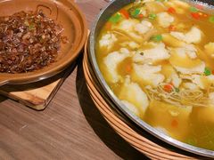 -有红鸡毛店·川菜(建设路店)