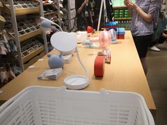 -名创优品(北京新中关购物中心地铁层店)