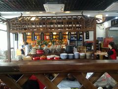 -黄桷树曹家私房菜(江与城店)