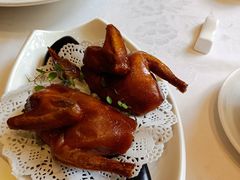脆皮蒜香乳鸽-麒茗餐厅·粤菜·宴会厅·海鲜(锦绣路店)