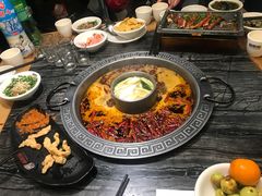 -杨肥肠火锅大排档(火车站花园店)