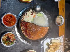 -两三事小郡肝串串香火锅(桂庙店)