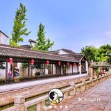 在荡口古镇景区内，都有民谣歌手随机地点驻唱