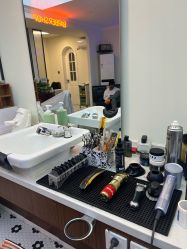 -理昂男士理发店 Barber shop