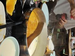 -洪氏嗨捞·广东猪肚鸡·椰子鸡火锅(西咸万象城店)