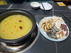 -野菌皇海景野生菌火锅(滨海大道店)