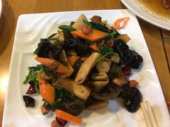 -篱笆院东北饺子王(欧阳路店)