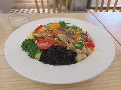 -F+轻食健身赋能空间(中华北路国贸商场店)