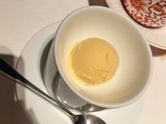 榴莲冰激凌-荣轩(新荣记环球金融中心店)