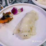 吃个饭还能看新疆小姐姐跳舞，这牌面十足‼️