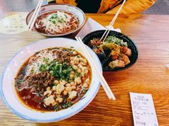 -八一路好吃街(雨田商务大厦店)