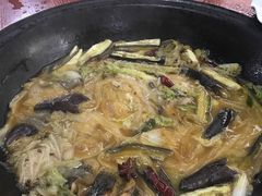 -粘豆包柴火铁锅炖