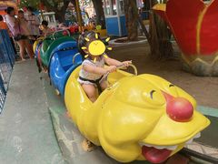 -顺德大良半月城游乐场