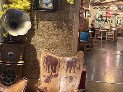 -月亮眼花园餐厅书吧酒吧
