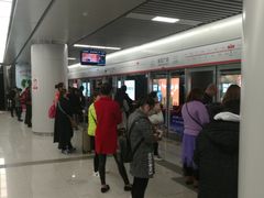 -新百广场(地铁站)